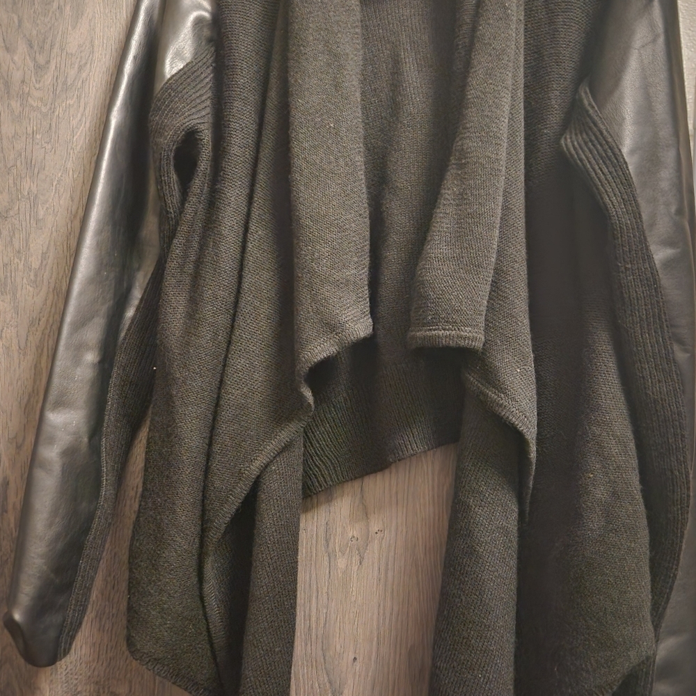 Simply Vera Wang sweater